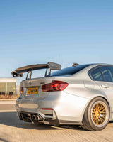 AILE COL DE CYGNE EN FIBRE DE CARBONE POUR BMW F80 M3 ET F30 SÉRIE 3 - CT DESIGN
