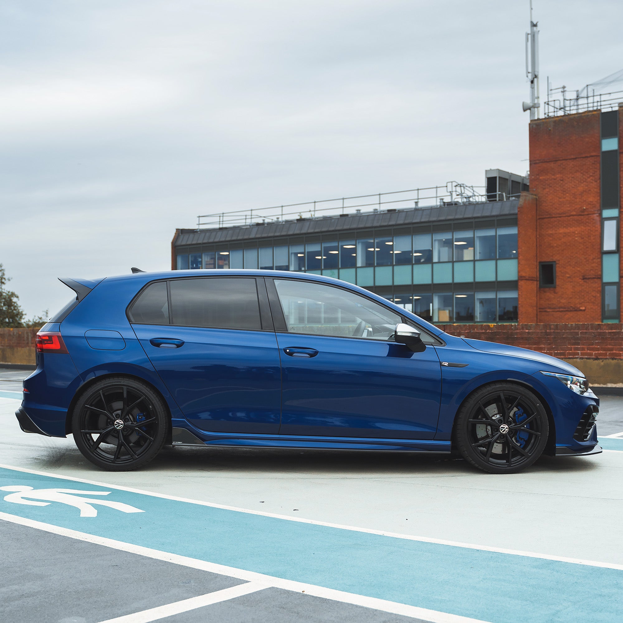 VW GOLF MK8 R CARBON FIBRE SIDE SKIRTS - CT DESIGN – CT Carbon