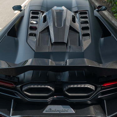 LAMBORGHINI REVUELTO CARBON FIBRE ENGINE COVER & ROOF SCOOP - CT DESIGN