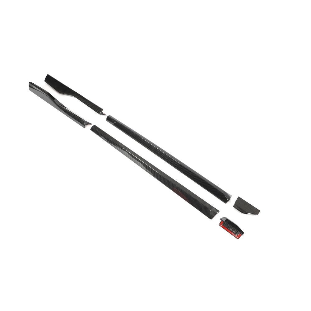 LAMBORGHINI URUS CARBON FIBRE SIDE SKIRTS - CT DESIGN-Side Skirts-CT CARBON-CT Carbon - High-quality carbon fiber and gloss black aerodynamic parts for premium sports and luxury vehicles.