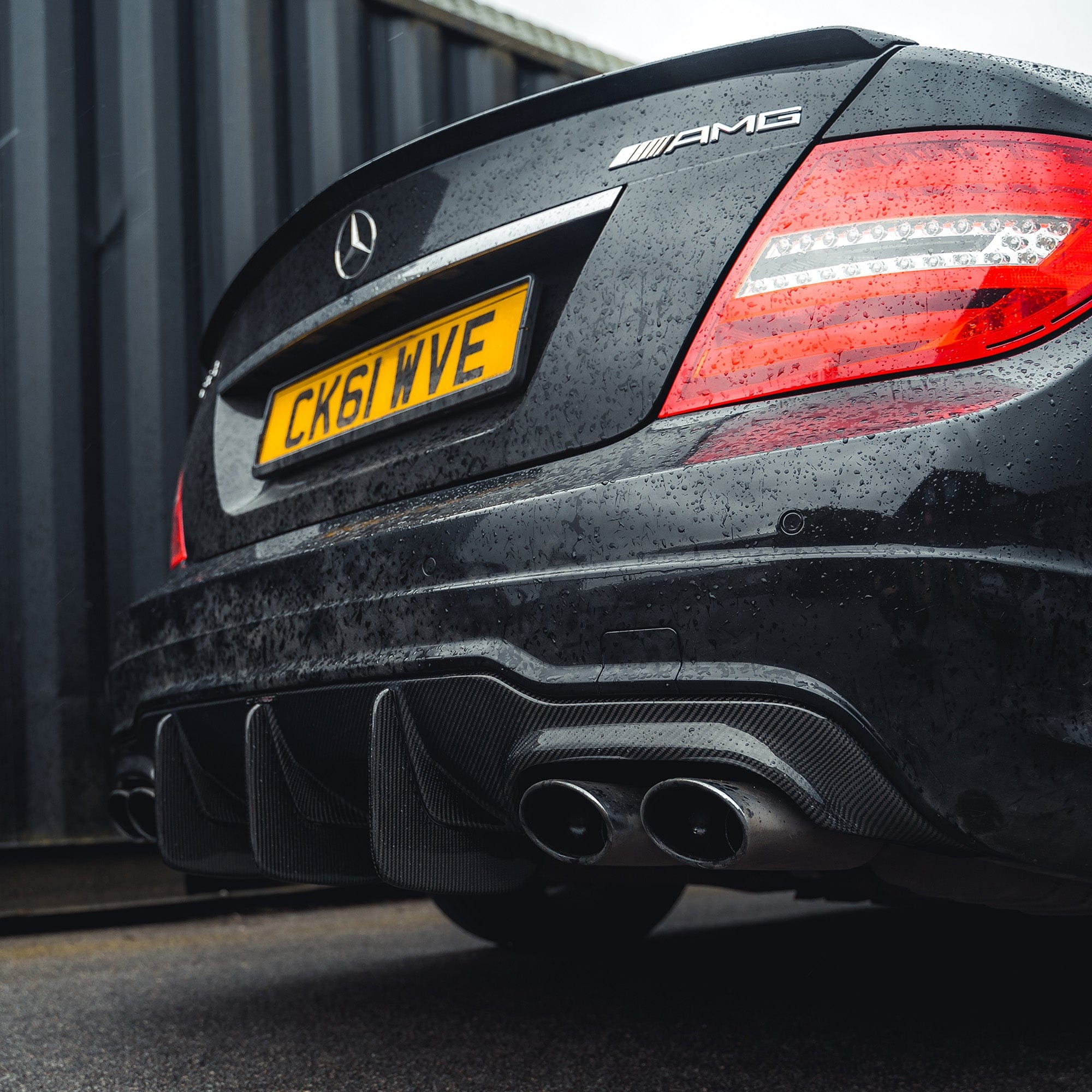 Mercedes Benz W204 C63 & C Class Pre-facelift AMG Style Carbon